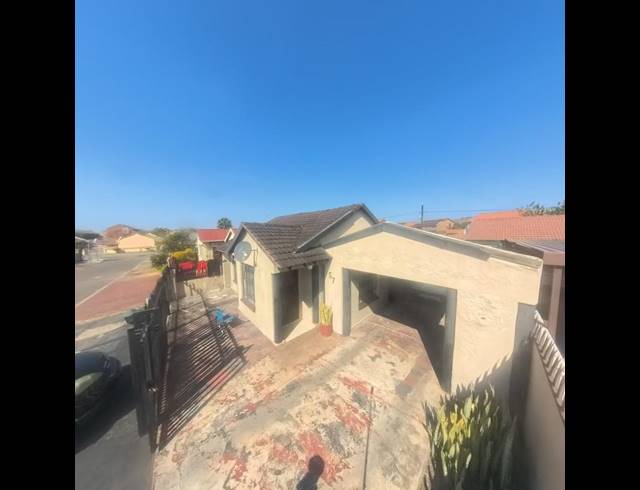 2 BEDROOM HOUSE FOR SALE IN KARENPARK
